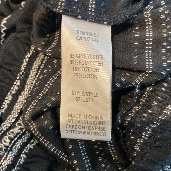 Max studio ladies Poly/cotton striped blouse in beautiful peasant style. Size XS - Picture 4 of 8